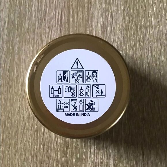 NEW … FOLKESSENCE “Wildflower” Candle - Picture 2 of 4